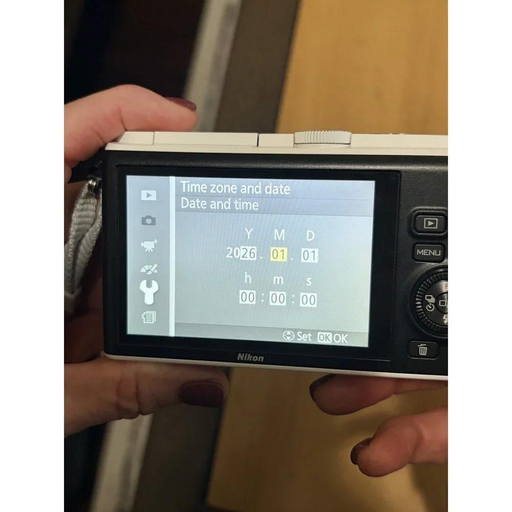 Nikon 1 J3 14.2MP Camera -14.2 MP Format White
